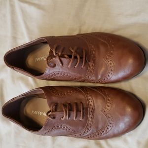 X-APPEAL Brown lace up Oxford shoes. Sz8